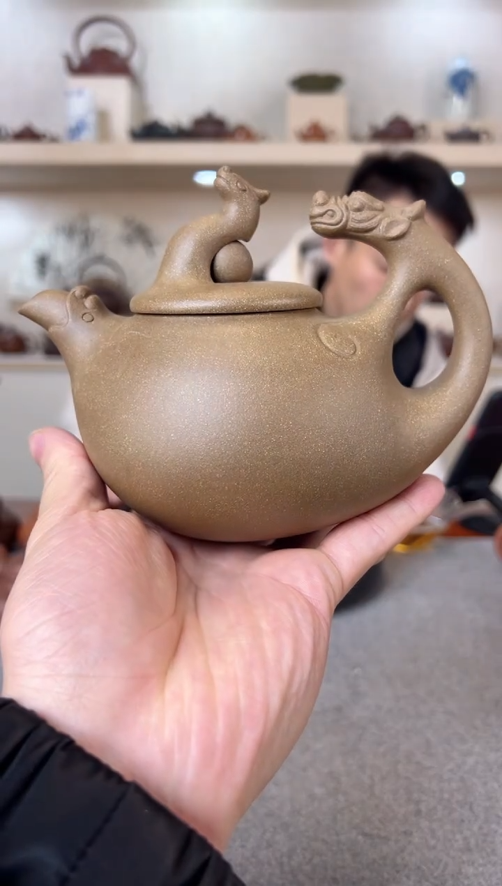 【闪购商品】紫砂茶壶龙行天下 段泥 半手工