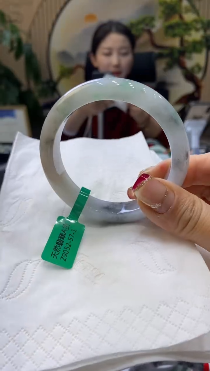 【闪购商品】翡翠手镯未镶嵌99903862