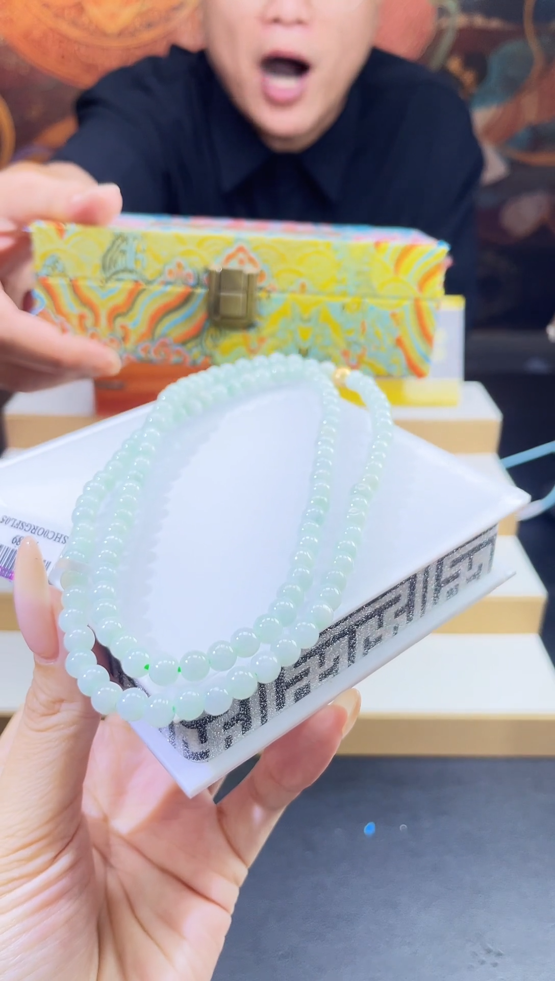 翡翠未镶嵌颈饰多样性发其一
