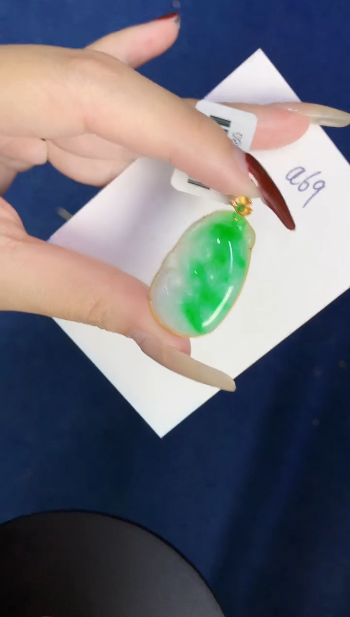 【闪购商品】翡翠颈饰18K金镶嵌0000000000