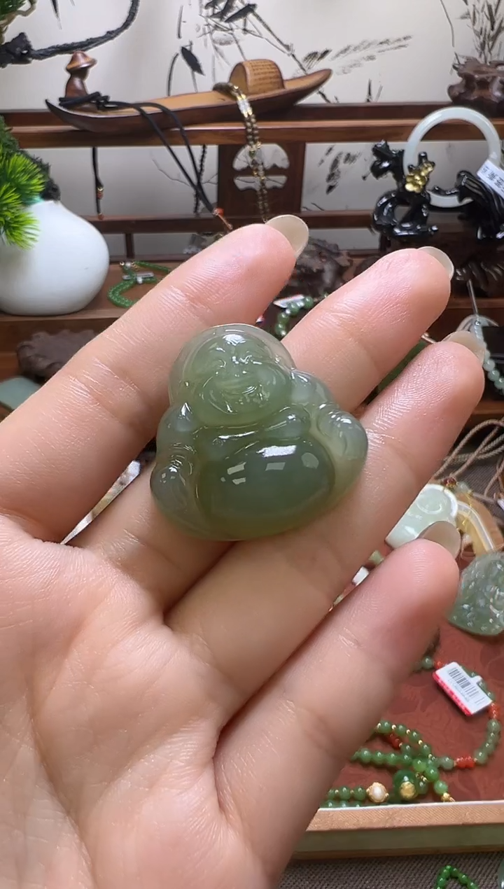 颈饰未镶嵌和田玉吊坠