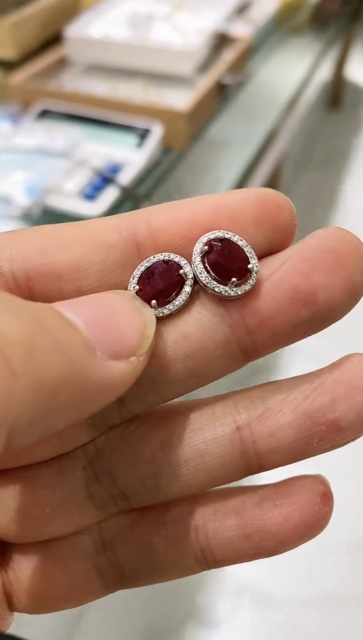 【闪购商品】红宝石耳饰银S925镶嵌耳饰