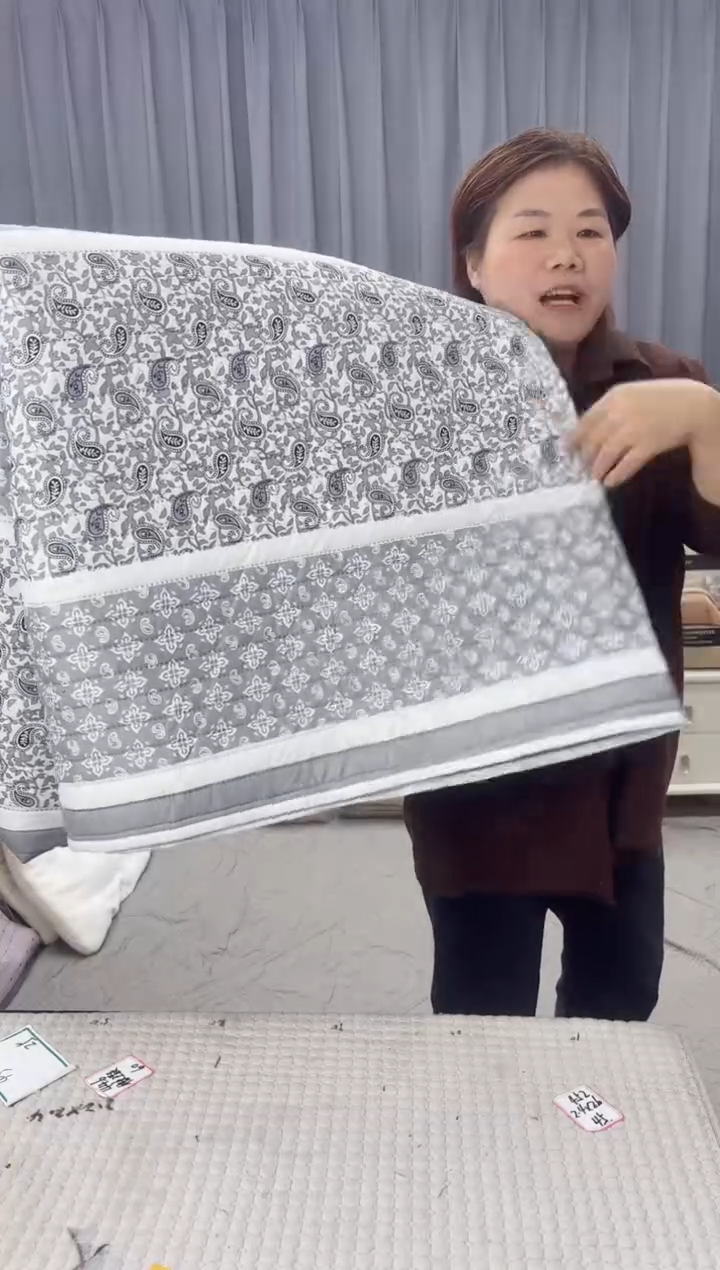 棉灰色压花水洗棉2.3*2.5