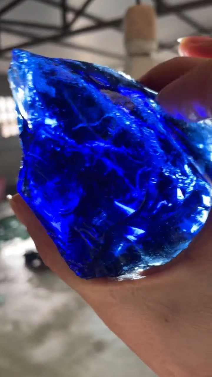 新疆五彩石原石摆件