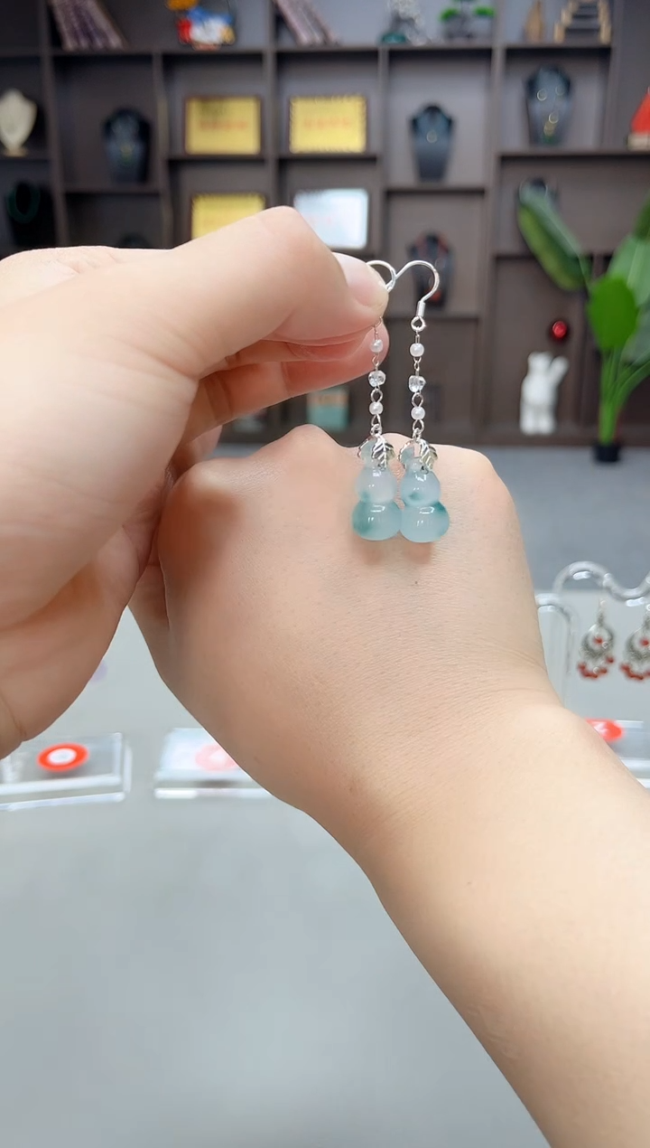 未镶嵌石英质玉（天山翠）耳饰219000