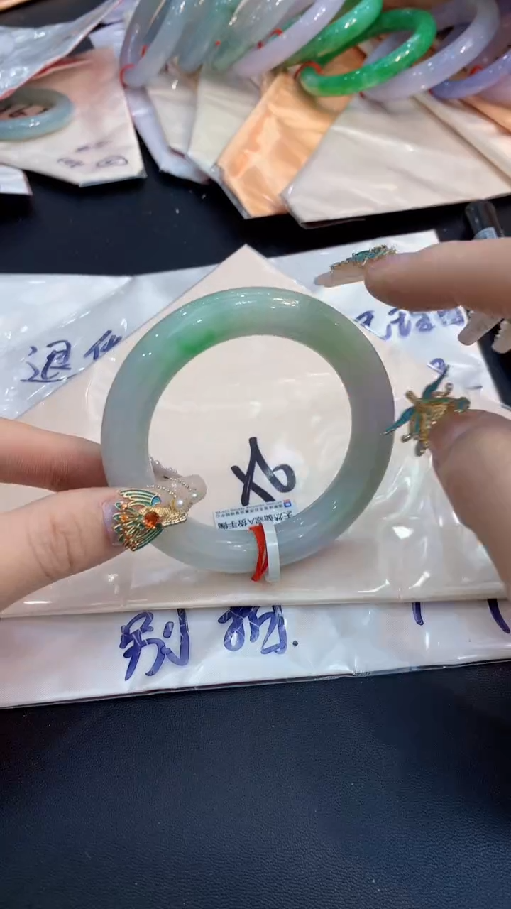 【闪购商品】翡翠手镯未镶嵌0028668347