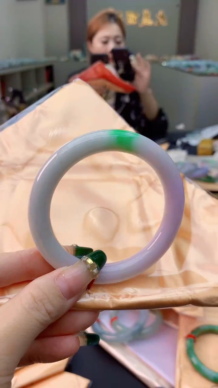 翡翠手镯未镶嵌0667758785