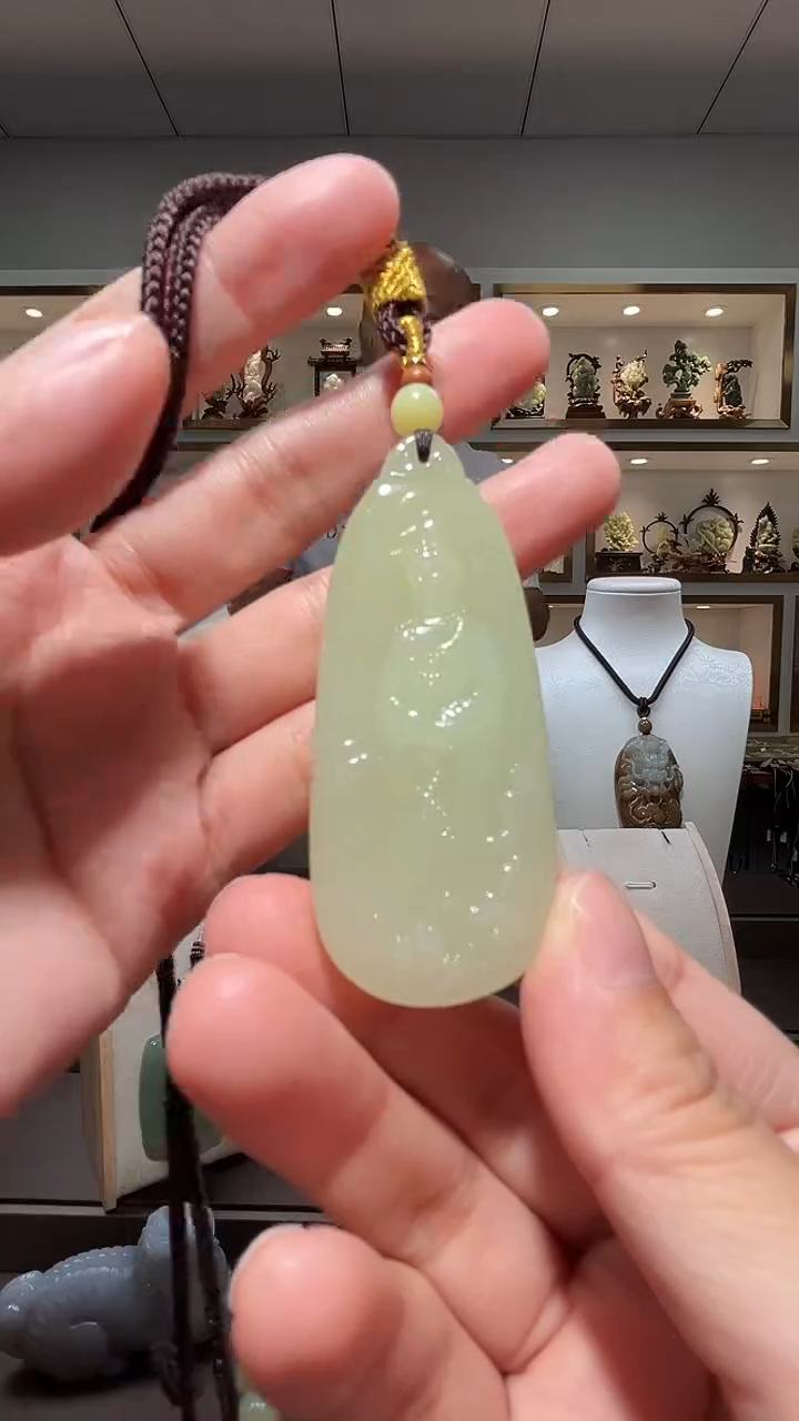 和田玉未镶嵌车挂苏