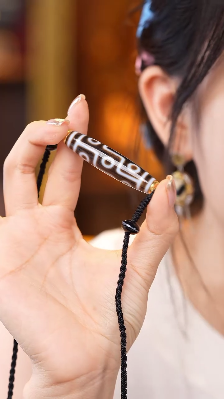 18K金镶嵌颈饰玛瑙/玉髓（覆膜）Z32812多样性发其一项链