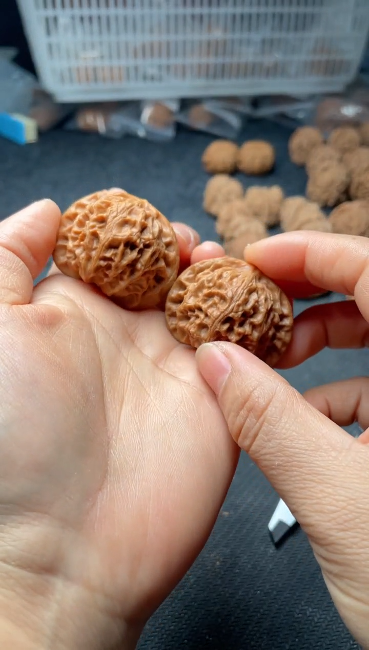 把件文玩核桃w199   宫灯 41尺