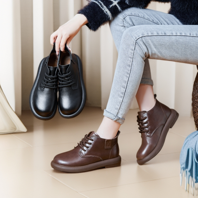 男女同款2025新款英伦风秋冬复古休闲平底短靴圆头加绒保暖马丁靴