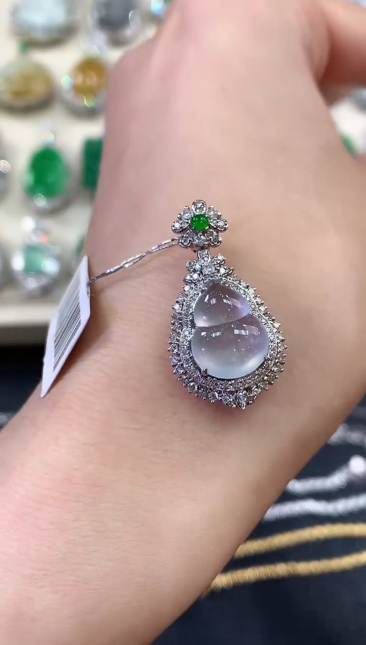 【闪购商品】翡翠吊坠(不含链)18K金镶嵌D107     