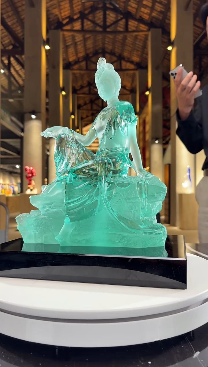 摆件璨石美学天青色水月观音琉璃摆件+300*200黑色大底座