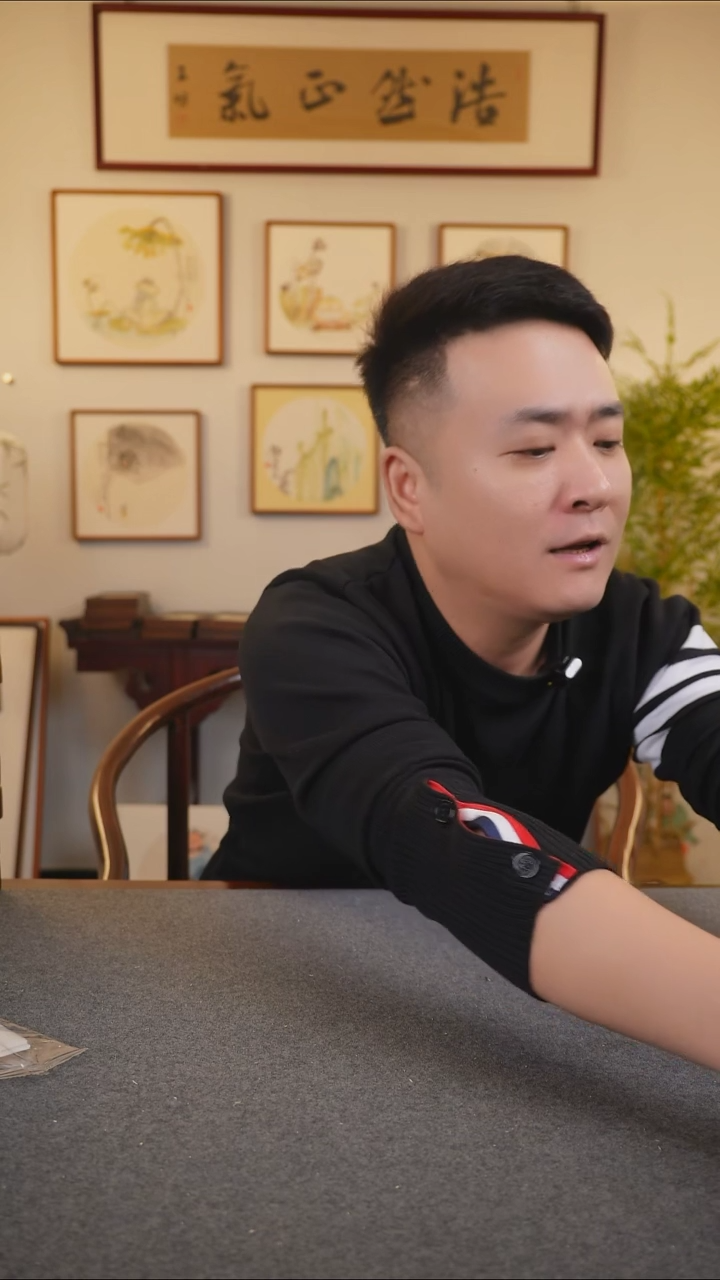 横款鹿鸣现代美术馆-岳倚竹老师作品