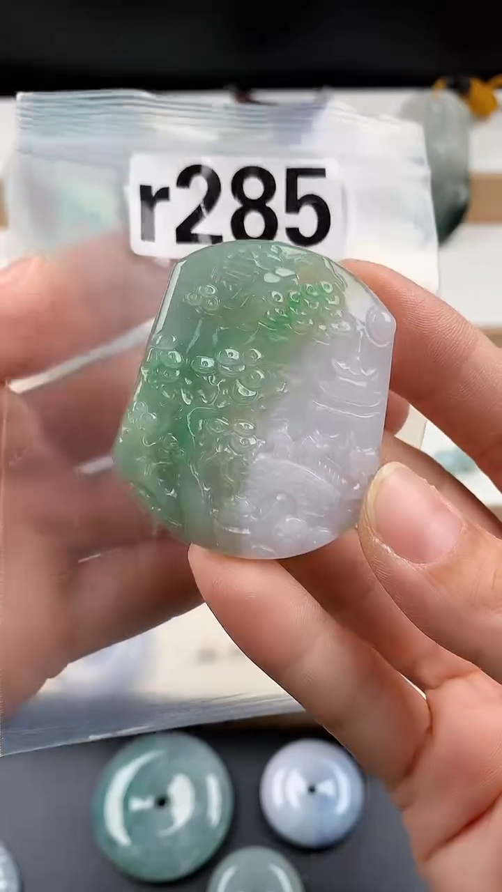 颈饰未镶嵌翡翠天然翡翠吊坠挂件