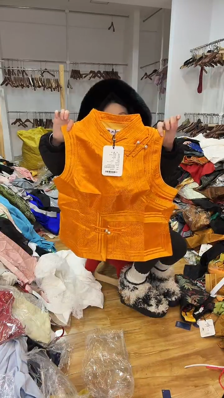 XL码      115-125斤   马甲