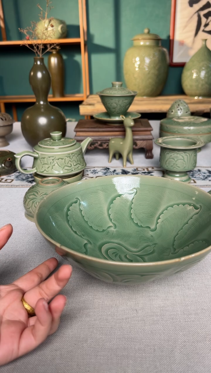 【闪购商品】其他纯手工秘色内外双刻海水游鸭葵口出筋斗笠碗