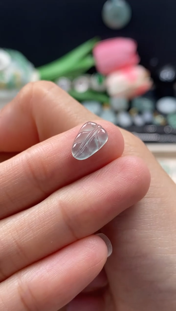 【闪购商品】翡翠颈饰未镶嵌翡翠冰种叶子