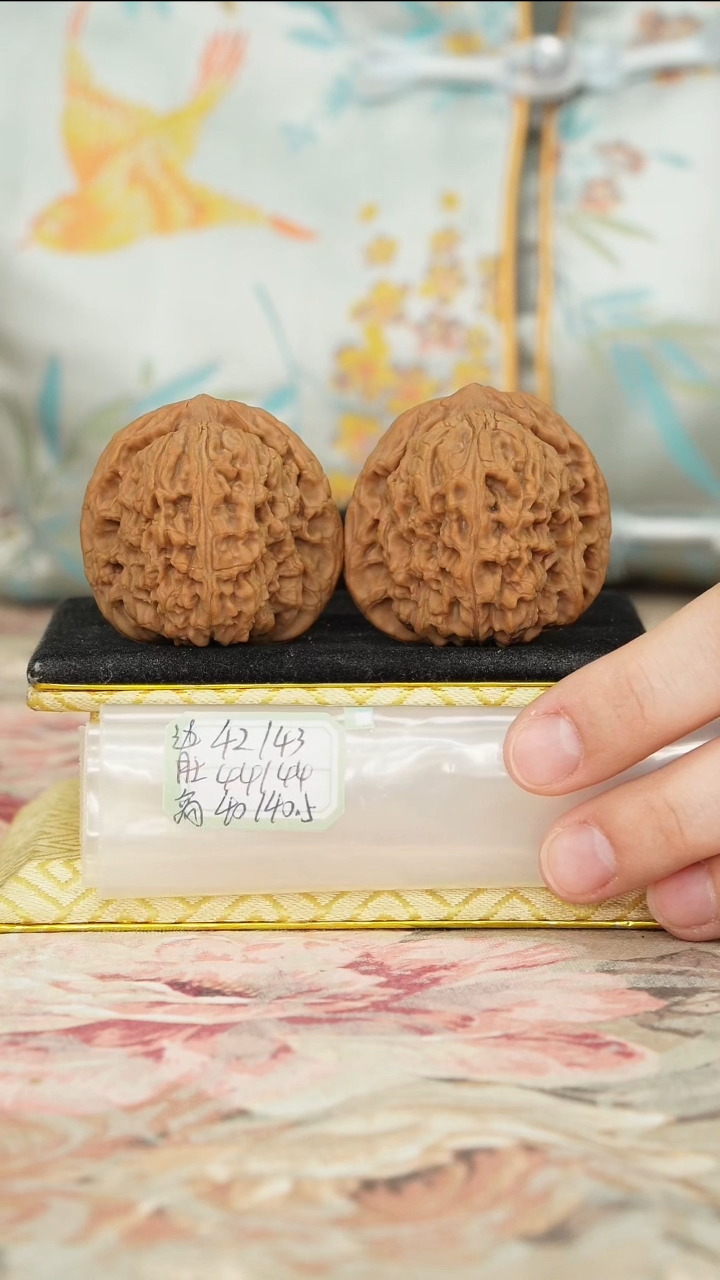 【闪购商品】文玩核桃把件赵喜满南将石