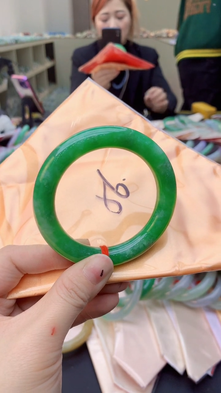 【闪购商品】翡翠手镯未镶嵌0213369274