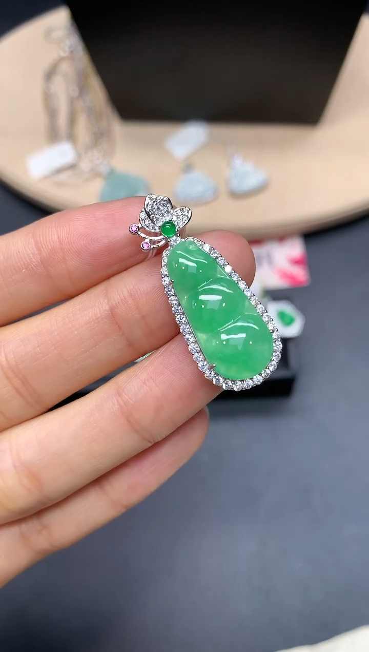 【闪购商品】翡翠吊坠(不含链)银S925镶嵌福豆【无服务费】