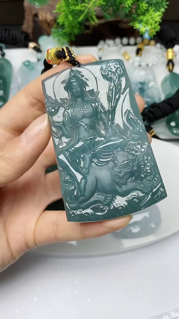 【闪购商品】翡翠颈饰未镶嵌           