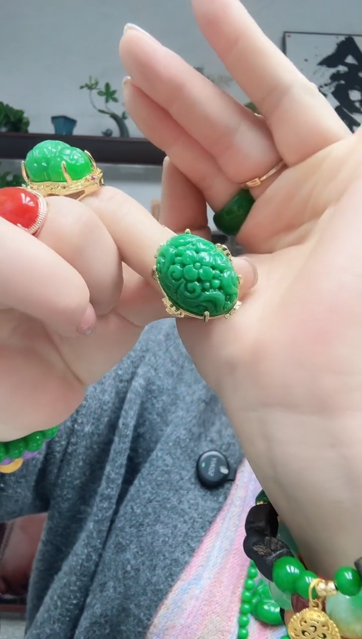 14K金镶嵌戒指翡翠花青戒指