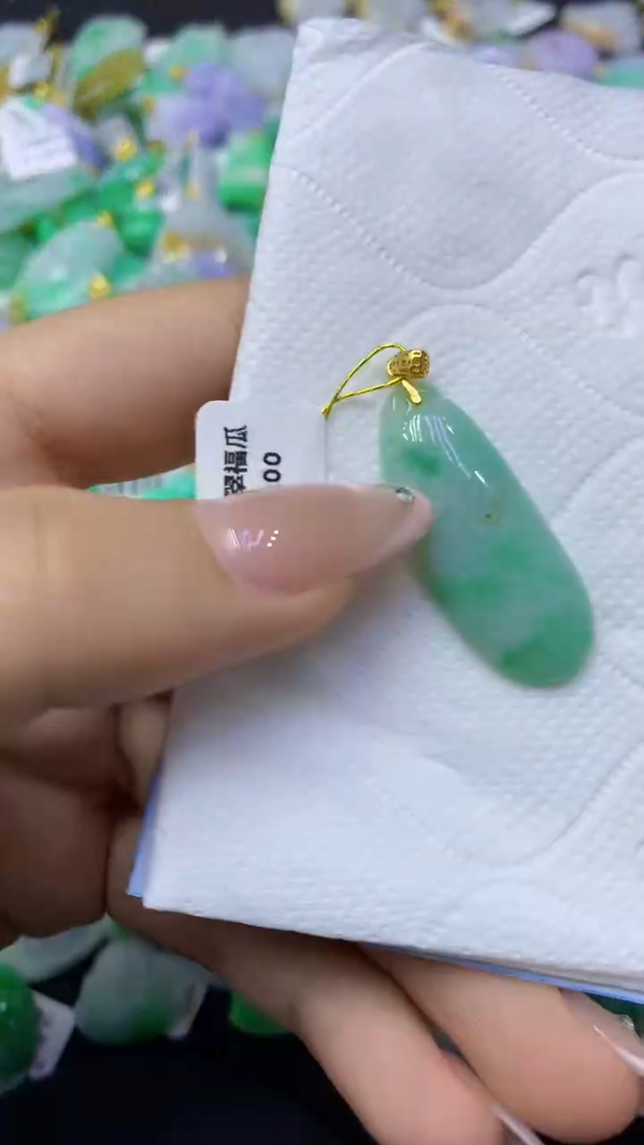 颈饰未镶嵌翡翠天然缅甸翡翠A货