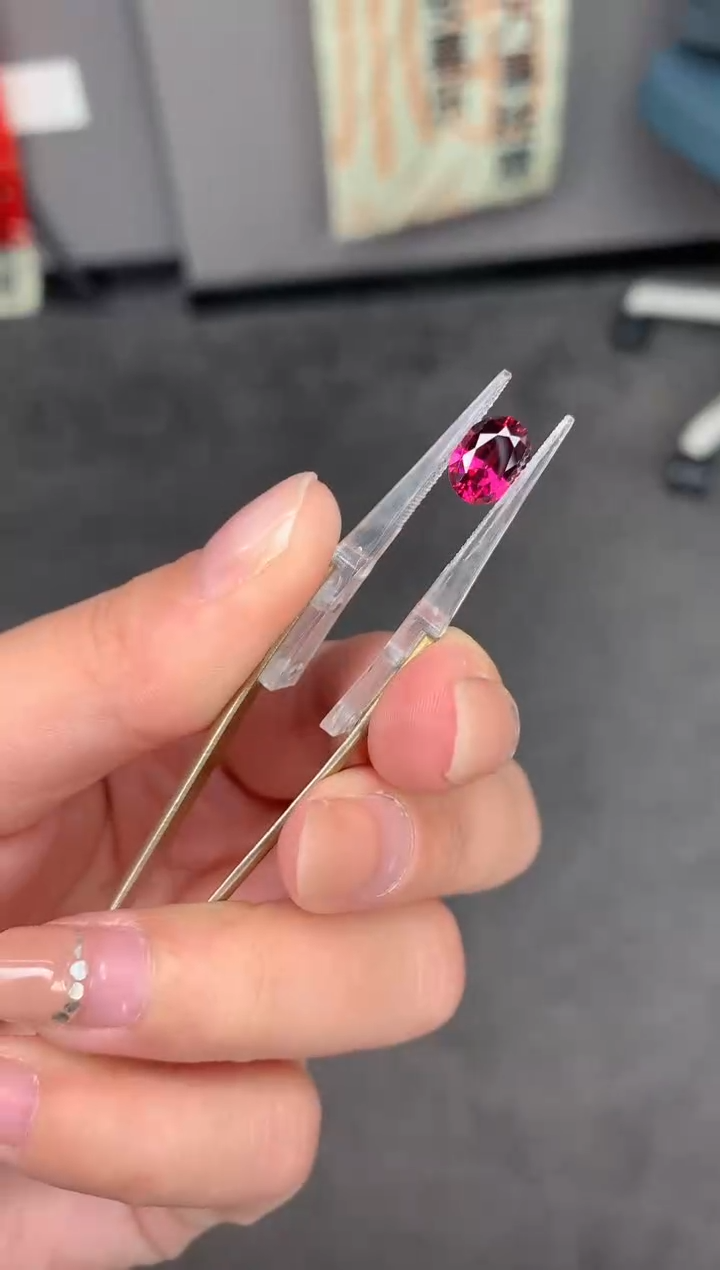 【闪购商品】石榴石裸石未镶嵌2ct镁铝榴石