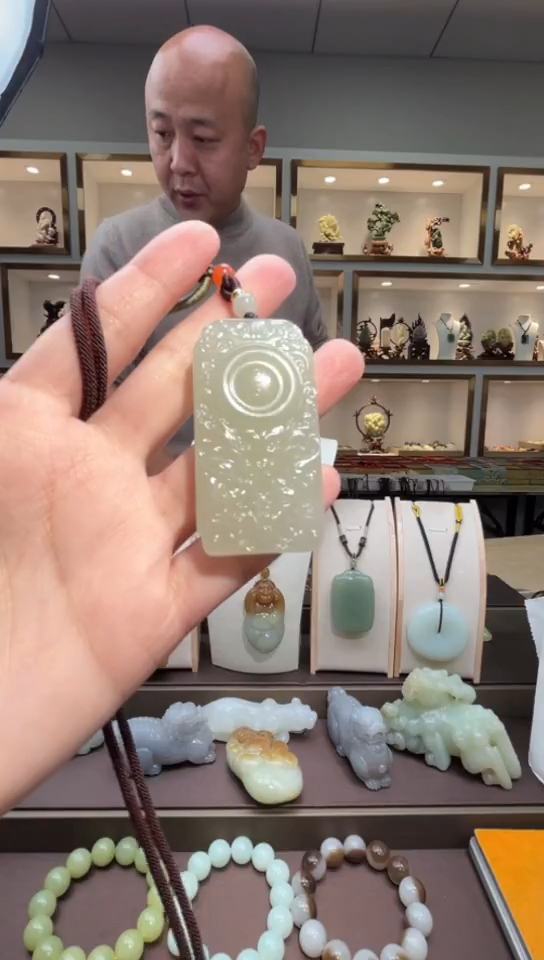 颈饰未镶嵌和田玉苏