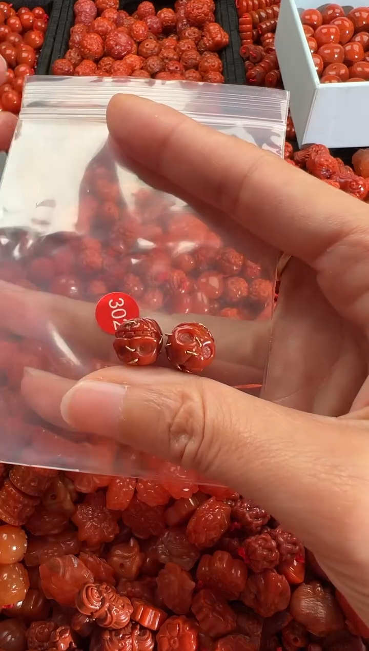 【闪购商品】南红玛瑙颈饰未镶嵌3