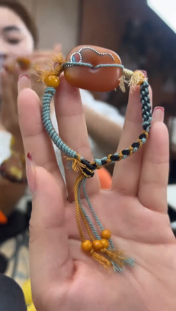 【闪购商品】琥珀裸石未镶嵌蜜蜡手绳