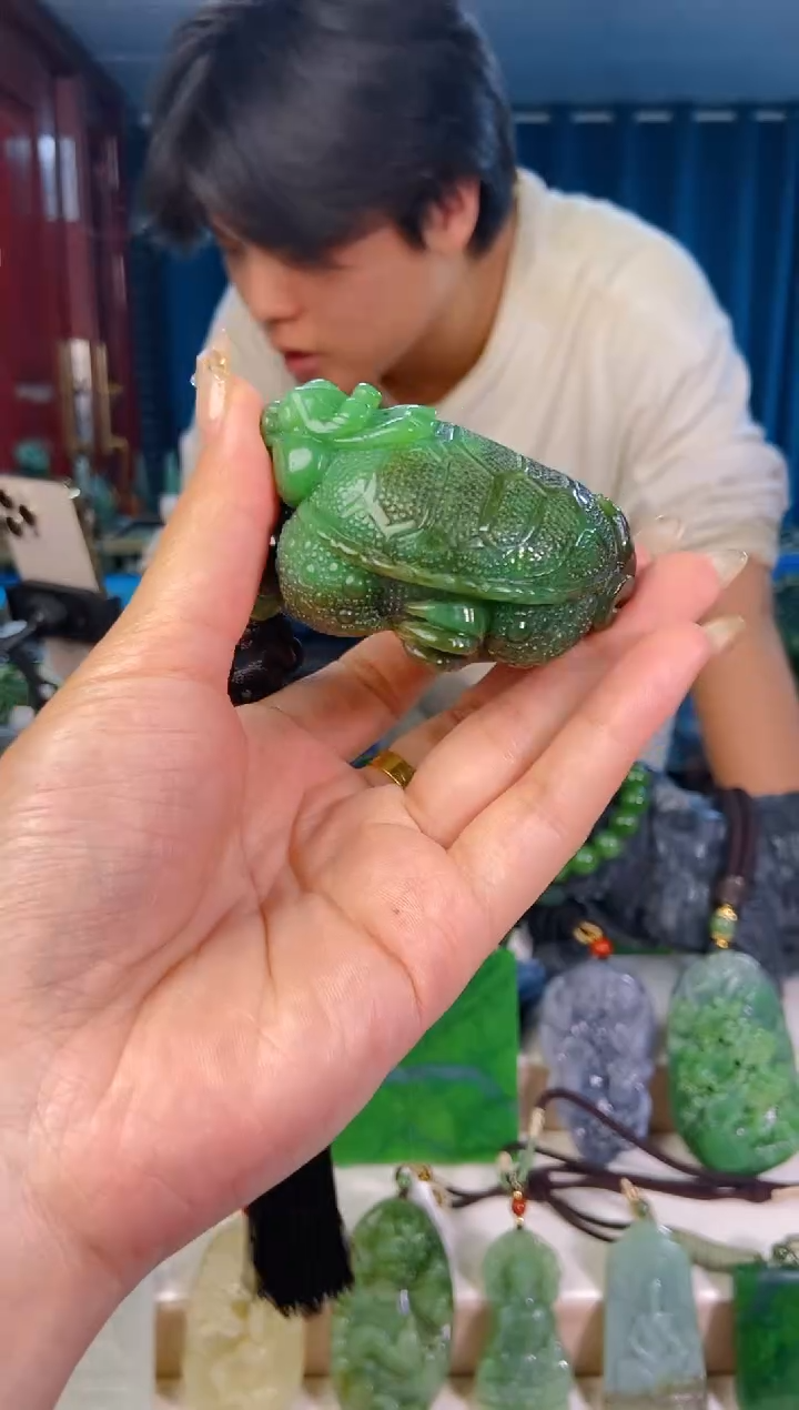 和田玉未镶嵌颈饰1