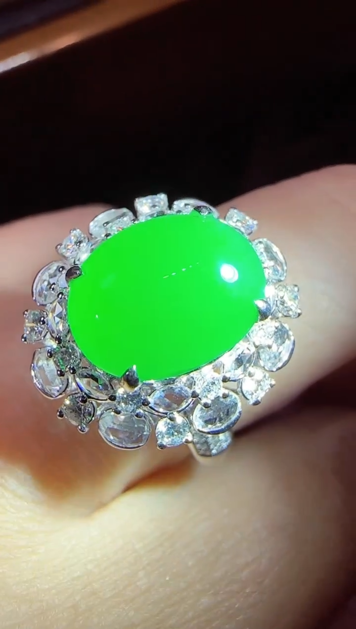 【闪购商品】翡翠戒指18K金镶嵌蛋面