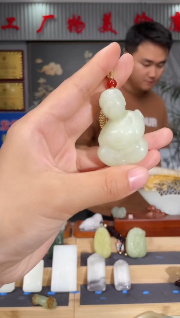 和田玉未镶嵌颈饰1