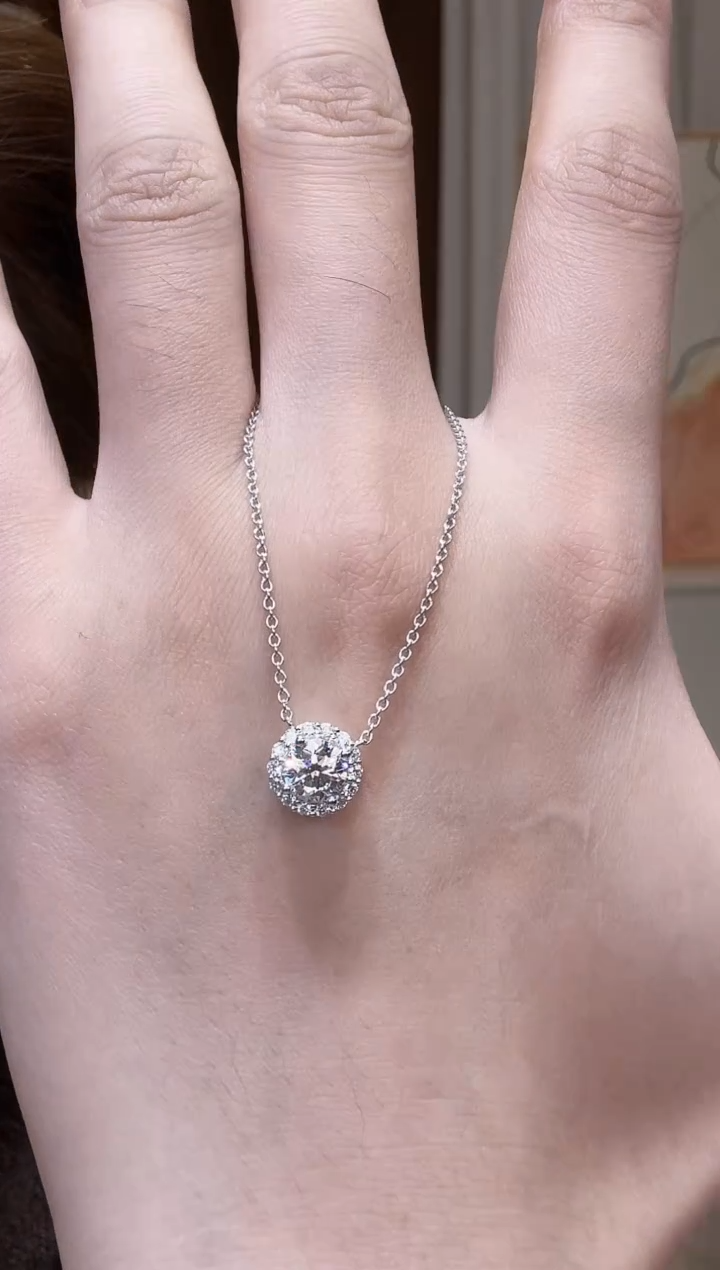 18K金镶嵌颈饰实验室培育钻石满钻项链