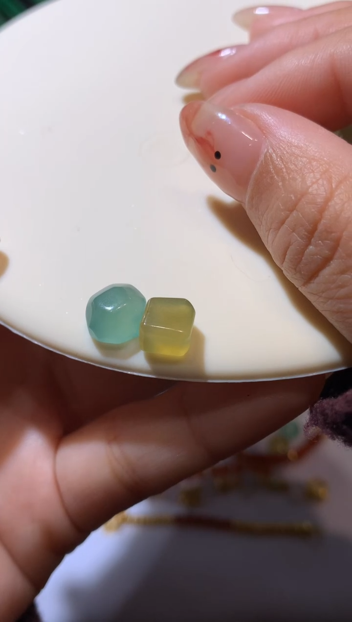 【闪购商品】定制翡翠未镶嵌两颗随型980+98