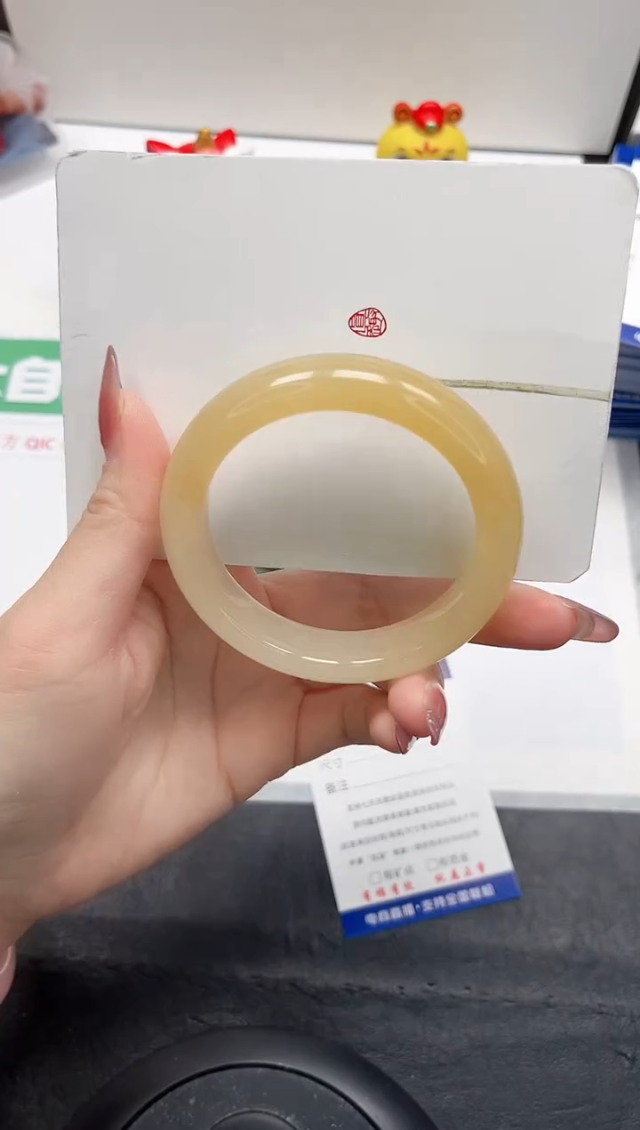 【闪购商品】石英质玉手镯未镶嵌286-55.6