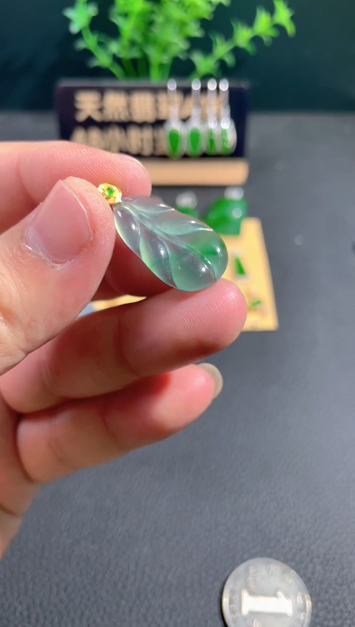 【闪购商品】翡翠颈饰18K金镶嵌翡翠