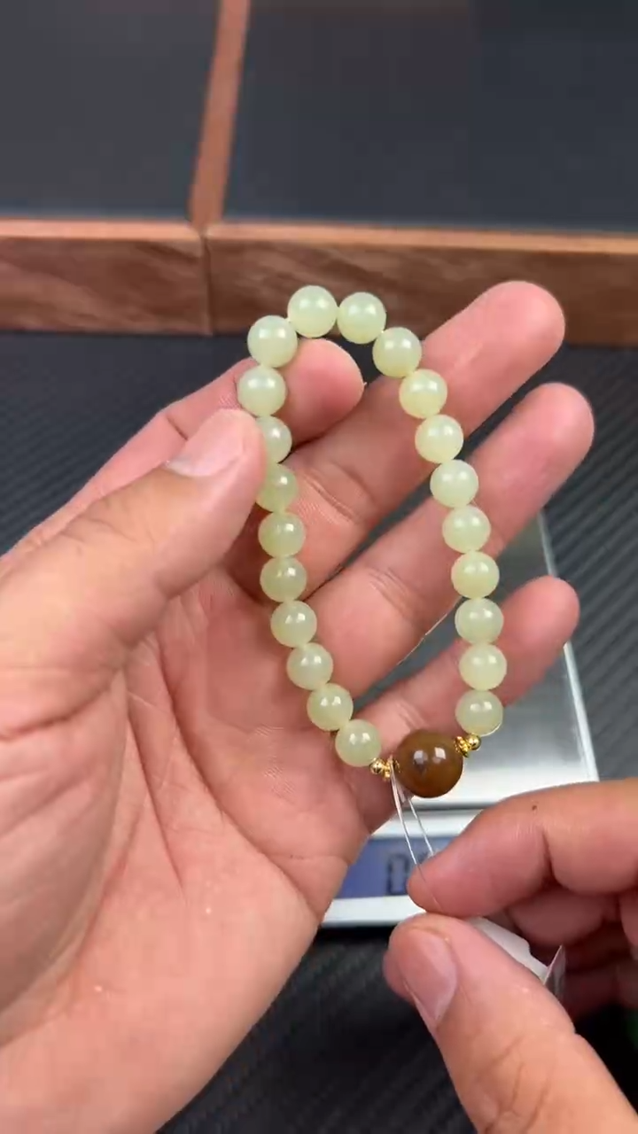 【闪购商品】和田玉手串未镶嵌若羌微色差卡8