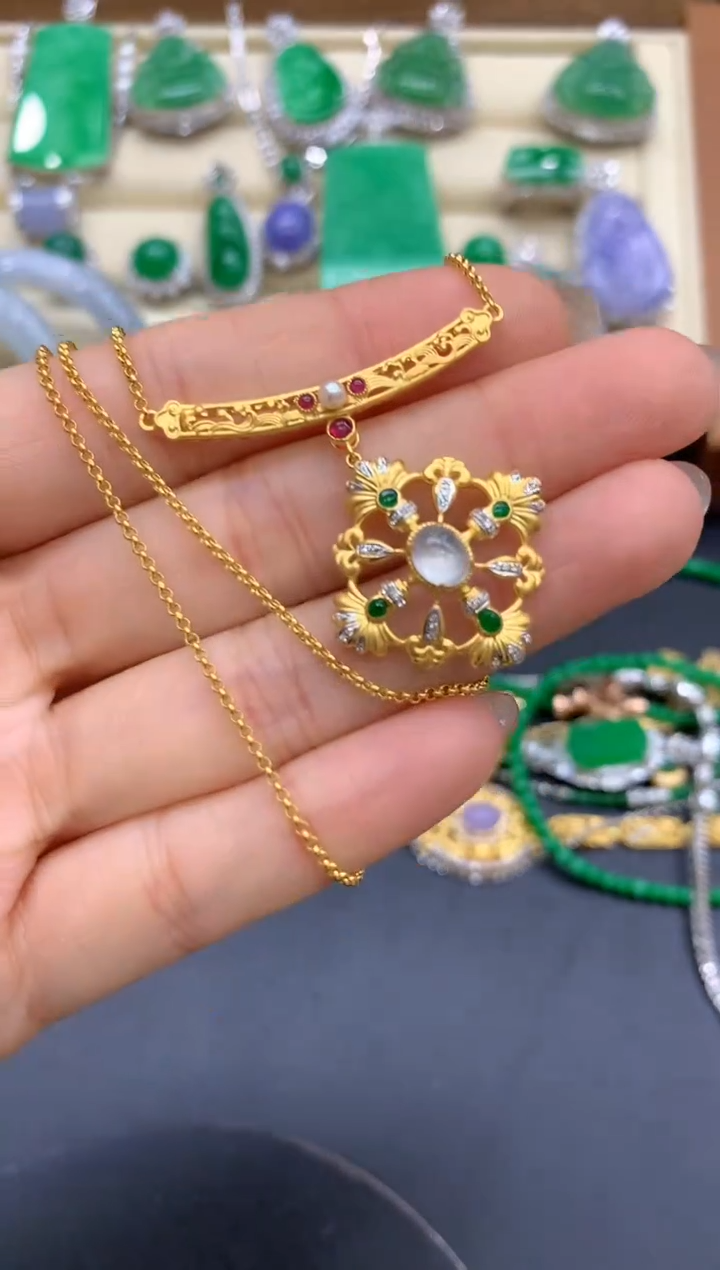 【闪购商品】翡翠颈饰18K金镶嵌555-中国好珍宝