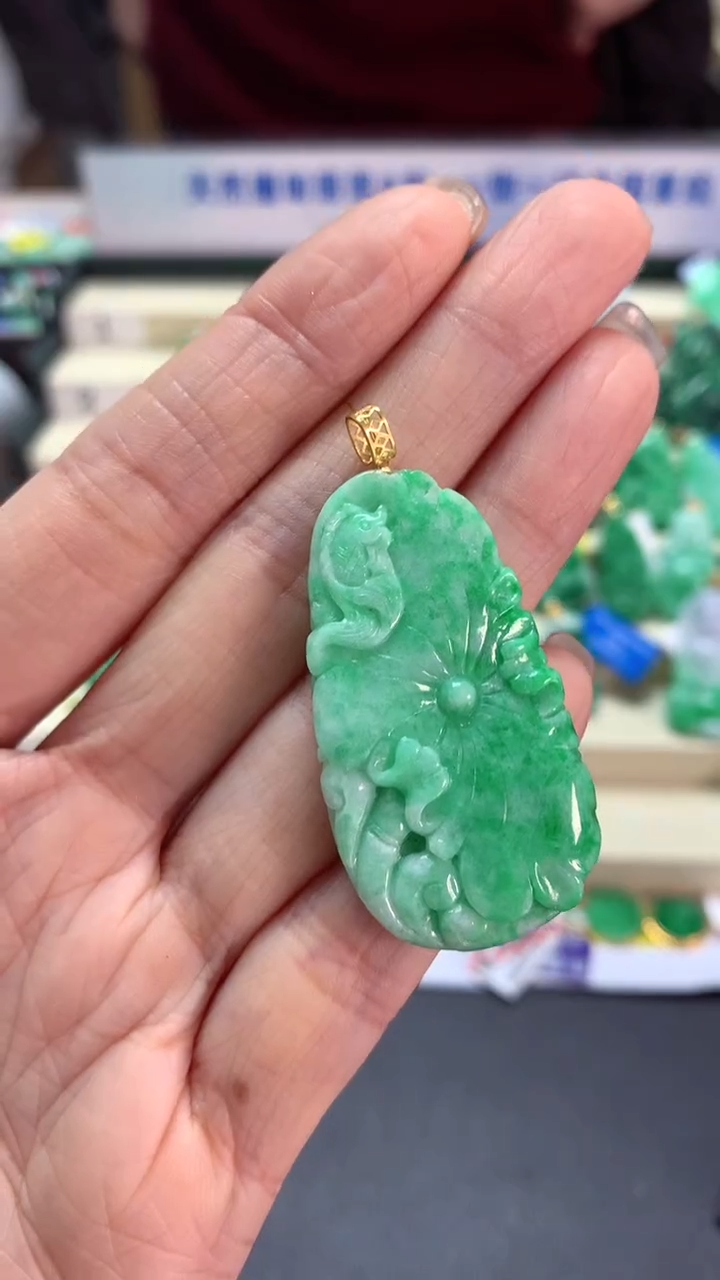 【闪购商品】翡翠吊坠(不含链)18K金镶嵌挂件