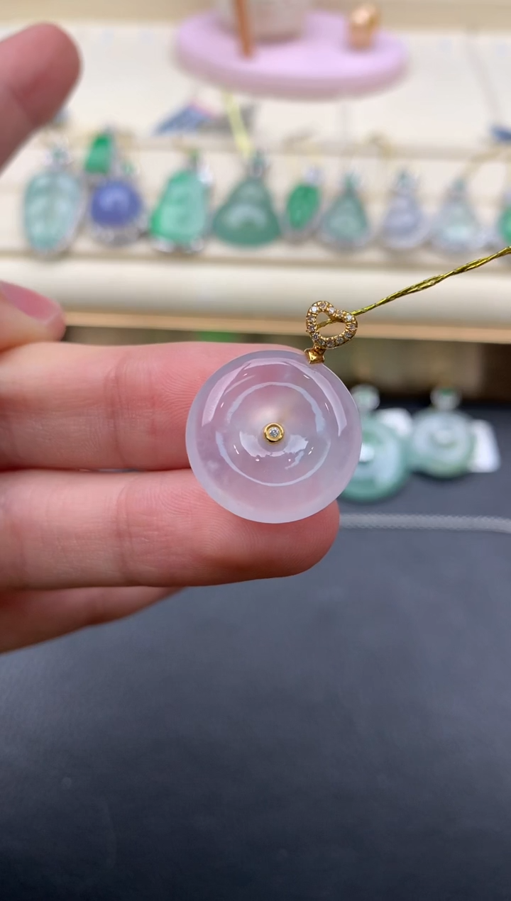 【闪购商品】翡翠颈饰18K金镶嵌W63      