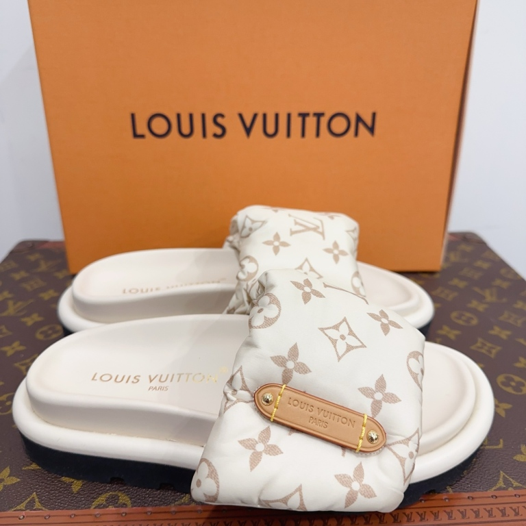 全新未使用 LouisVuitton/路易威登 拖鞋尺码37/GSS24616