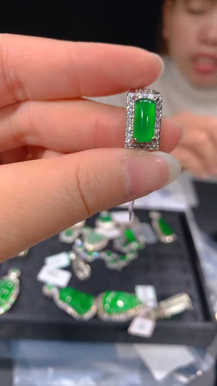 【闪购商品】定制翡翠未镶嵌99多样性发货（发其一）