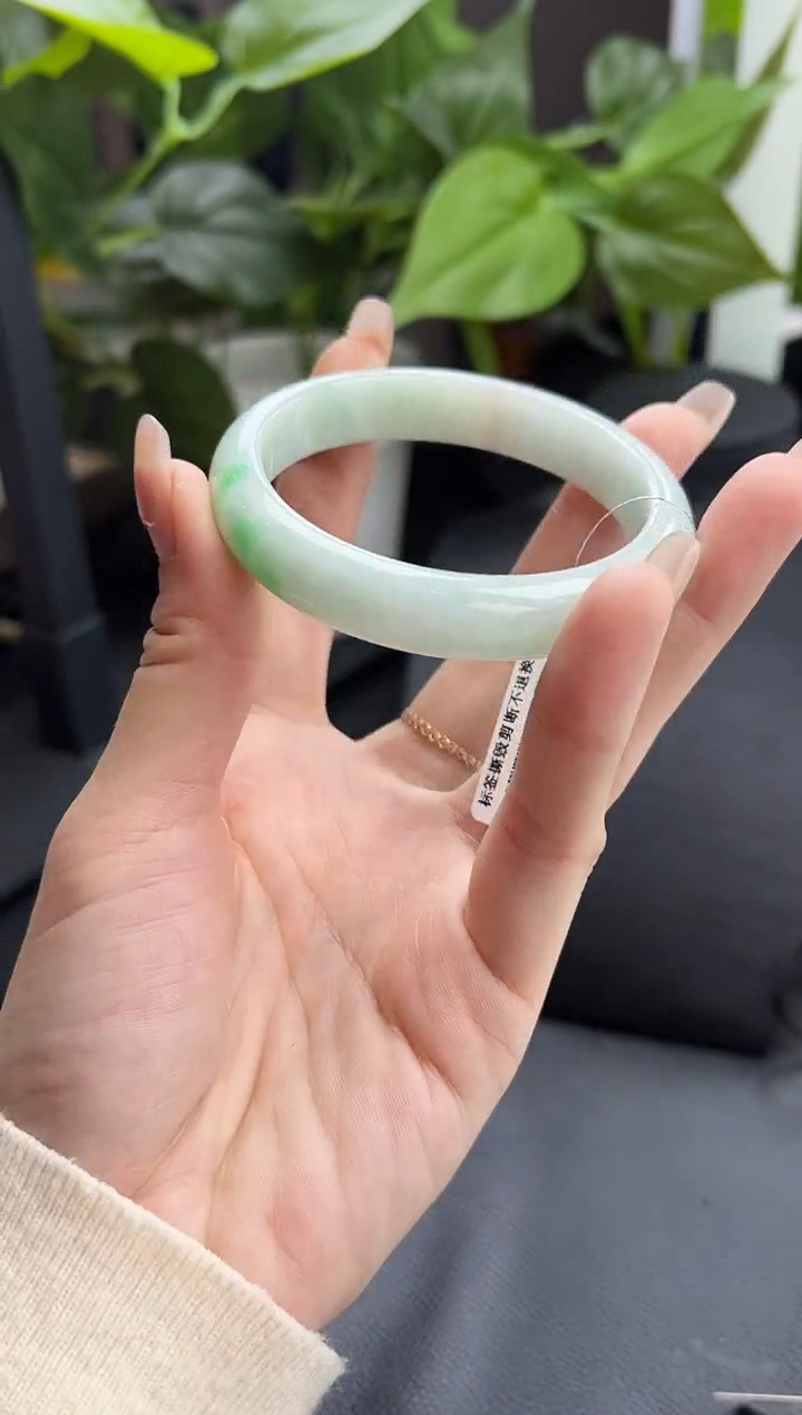 【闪购商品】翡翠手镯未镶嵌手镯