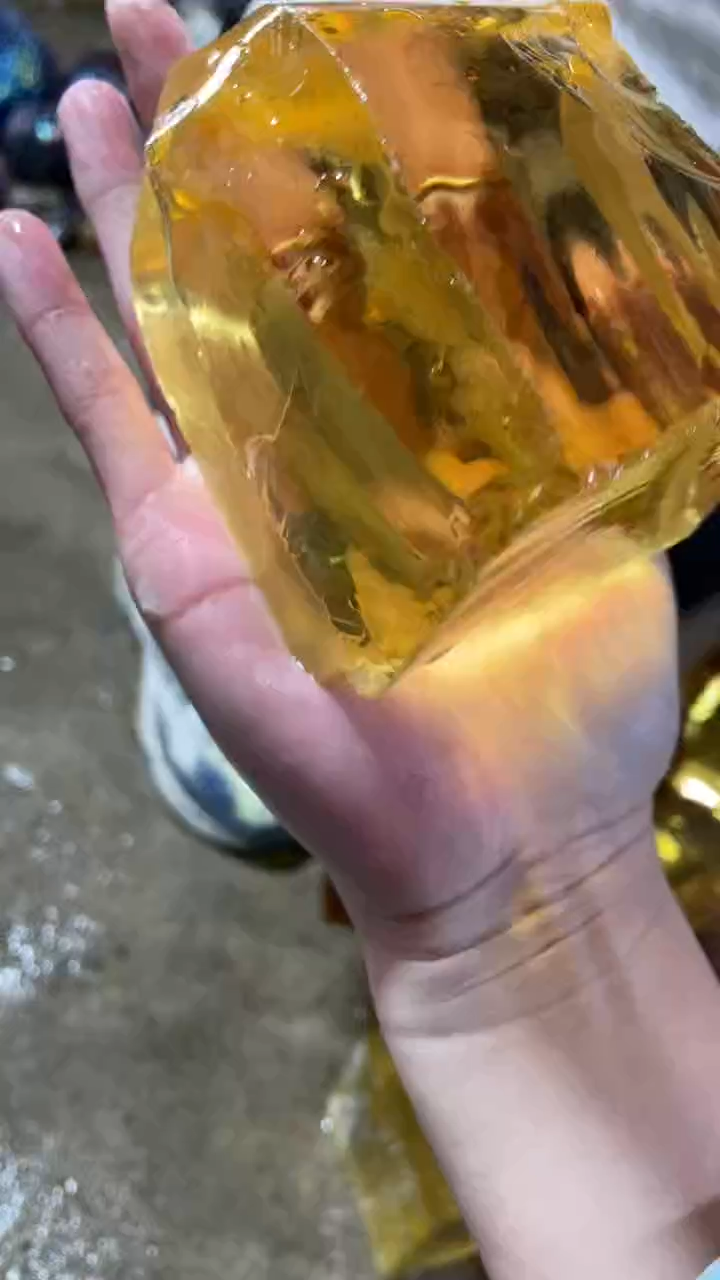 新疆五彩石原石摆件