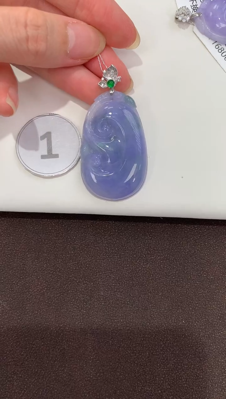 翡翠18K金镶嵌颈饰天然缅甸a货翡翠