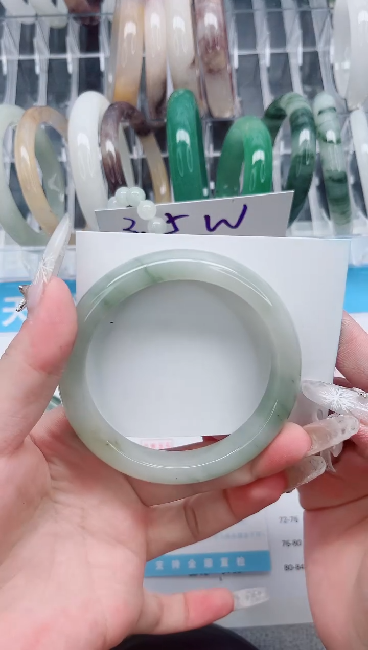 【闪购商品】石英质玉手镯未镶嵌A301-62