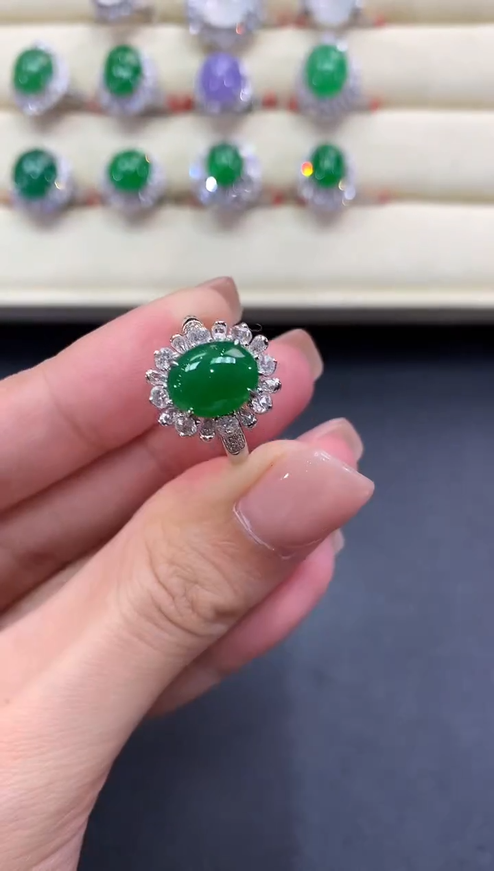 【闪购商品】翡翠戒指18K金镶嵌a193        